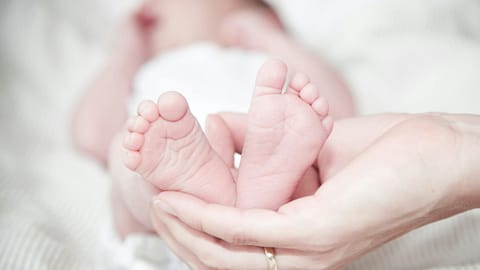 5 haftalık bebek gelişimi nasıl olur? 5 haftalık bir bebek neler yapabilir?