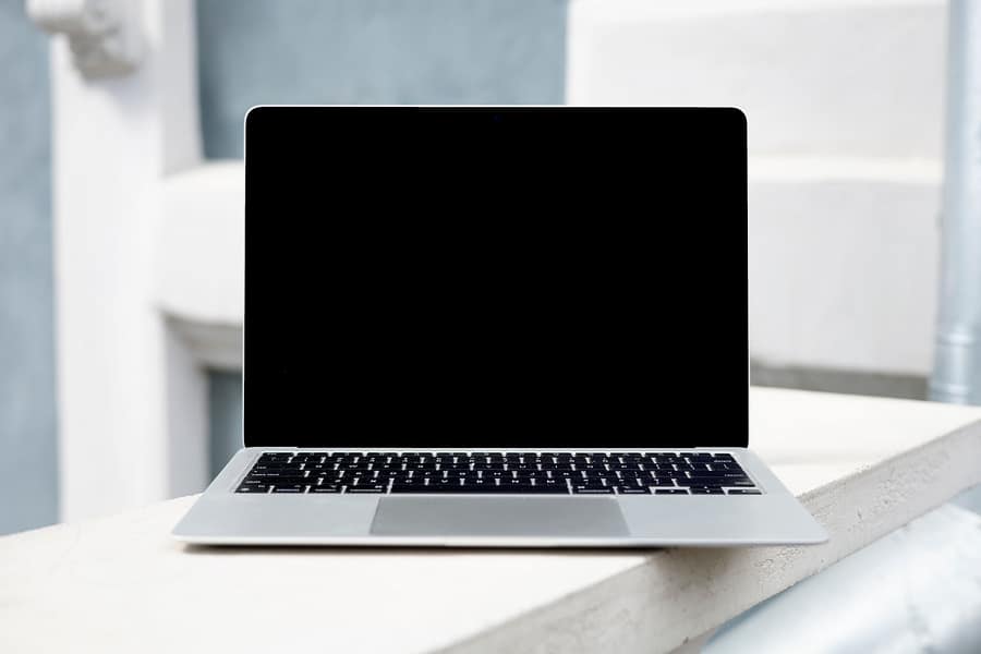 Apple marka dizüstü bilgisayar
